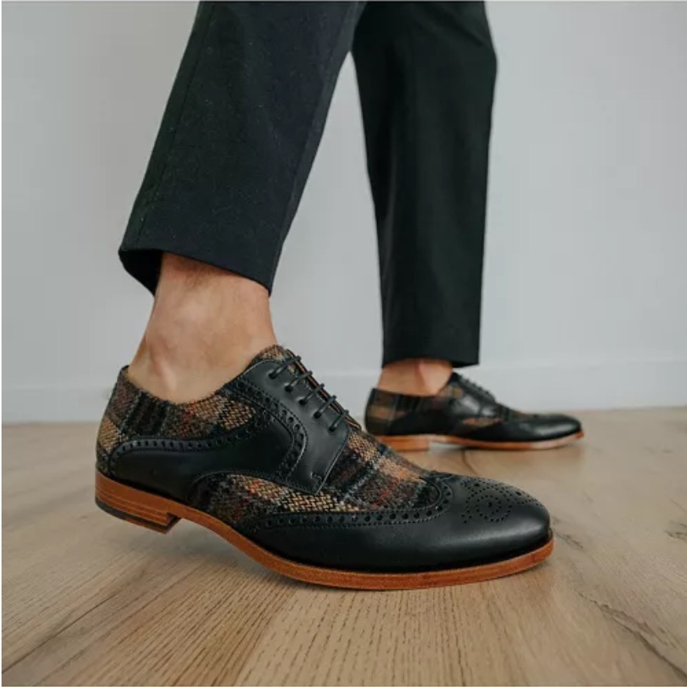 Taft Wallace shoe in brown tartan size 13